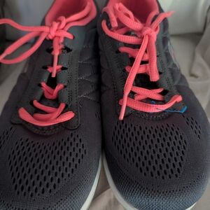 Black Sketchers Shape Up's Sneakers with Pink Laces